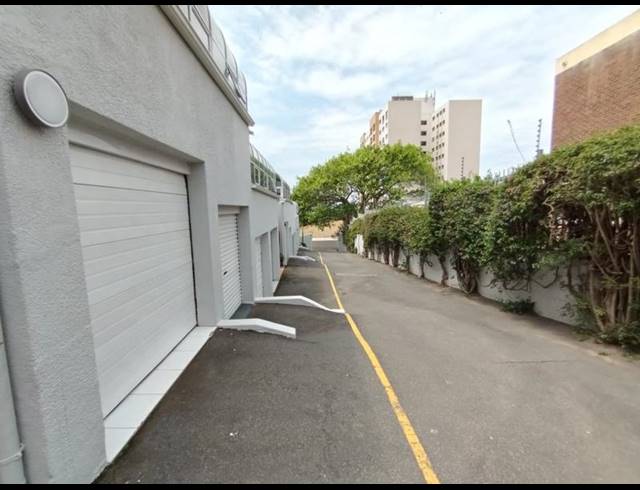 3 BEDROOM TOWNHOUSE FOR SALE IN UMHLANGA CENTRAL